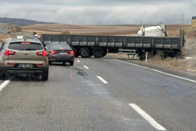 Yozgat'ta kontrolden çıkan TIR trafiği durdu