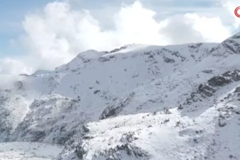 Bursa'da dağcılara kar sürprizi! Uludağ'a çıkanlar...