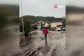 Bursa Gemlik'te sağanak taşkınına 'başkan' müdahalesi