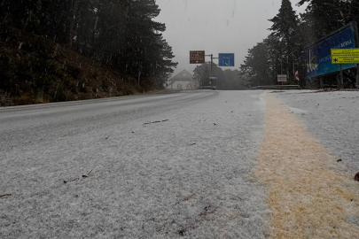 Bursa Uludağ’da kar yağışı başladı!