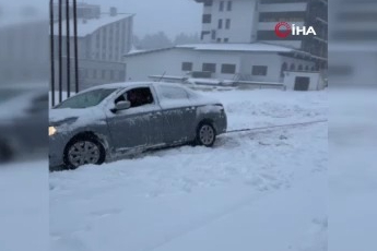 Bursa Uludağ'da kar kalınlığı 50 santimetreye ulaştı!