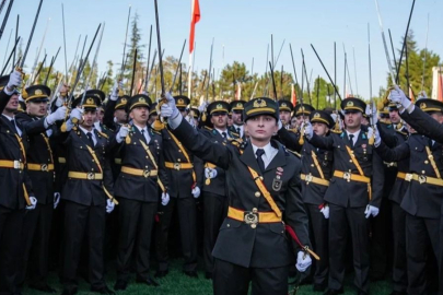 Bakan Yaşar Güler'den 'teğmenlerin kılıçlı yemini' hakkında açıklama: Disiplinden taviz verilmeyecek!