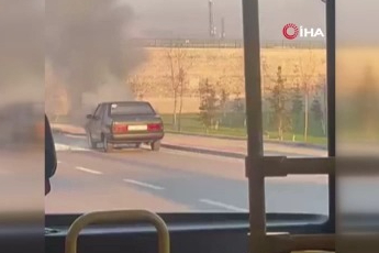 Bursa'da seyir halindeki araç alev topuna döndü