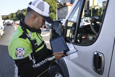 Bir haftalık denetimlerde 454 bin 24 araca/sürücüye işlem yapıldı