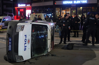 Niğde’de polis otosu ile otomobil çarpıştı