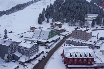 Uludağ'da sezonun ilk kayağı yapıldı!