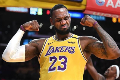 LeBron James'ten yeni rekor!