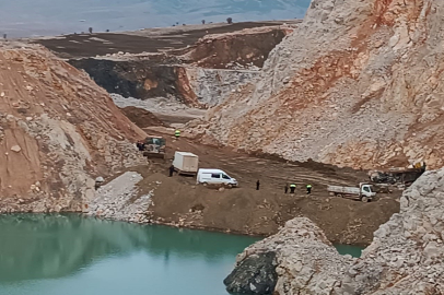 Ankara'da taş ocağında devrilen iş makinesinin altında kalan işçi hayatını kaybetti