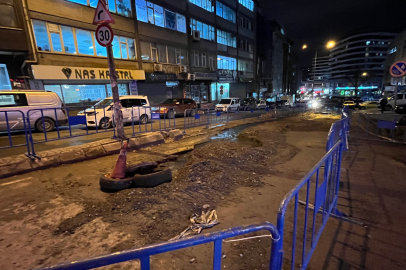 İstanbul Güngören'de İSKİ'nin çalışması sırasında aynı yol ikinci kez çöktü