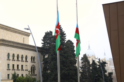 Azerbaycan, uçak kazasında hayatını kaybedenler için yas tutuyor