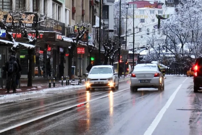 Meteoroloji'den Bursa'ya art arda uyarılar geldi: Sıcaklık düşüyor, kar ve sağanak yağış... (27 Aralık 2024 Bursa hava durumu)