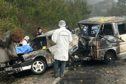 İzmir'de feci kaza! Otomobil alev aldı: 1 kişi hayatını kaybetti...