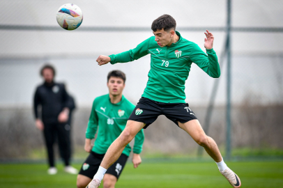 Bursaspor'un genç kramponları kendilerini göstermek istiyor!