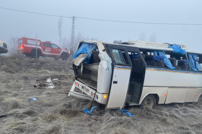 Malatya'da midibüs devrildi: 16 yaralı