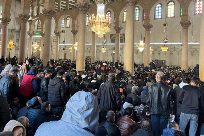 Şam Emevi Camii’nde izdiham! Ölü ve yaralılar var