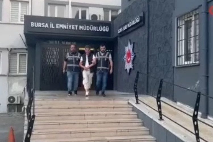 Bursa'da 25 yıl hapis cezasıyla aranan suçlu kıskıvrak yakalandı